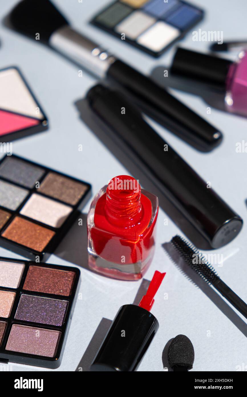 Visage set makeup beauty hi-res stock photography and images - Alamy