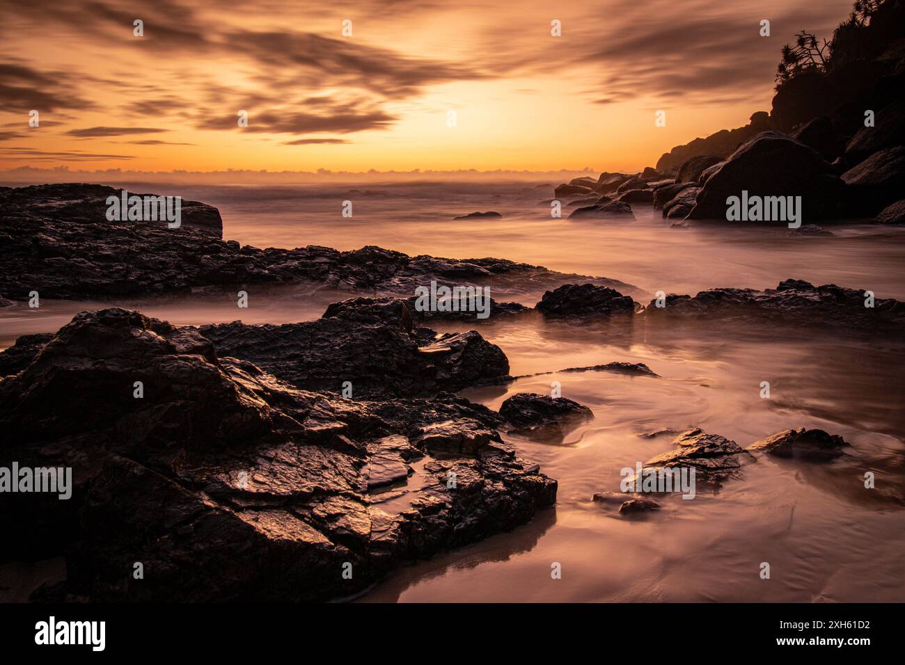 Shiny water sunset hi-res stock photography and images - Alamy