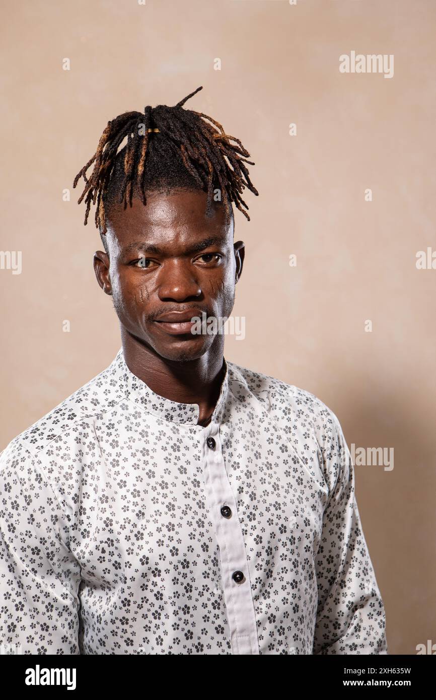 Black man with dreadlocks hi-res stock photography and images - Alamy
