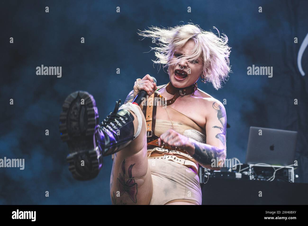 mimi hi-res stock photography and images - Alamy