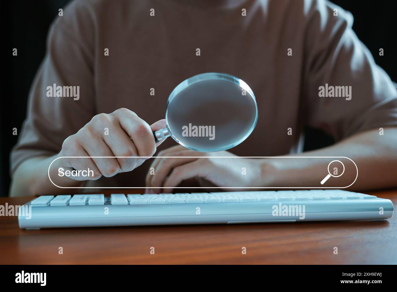 Magnifying glass search bar hi-res stock photography and images - Alamy