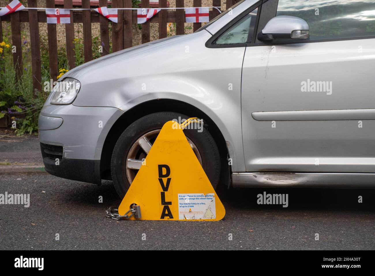 Dvla wheelclamp hires stock photography and images Alamy