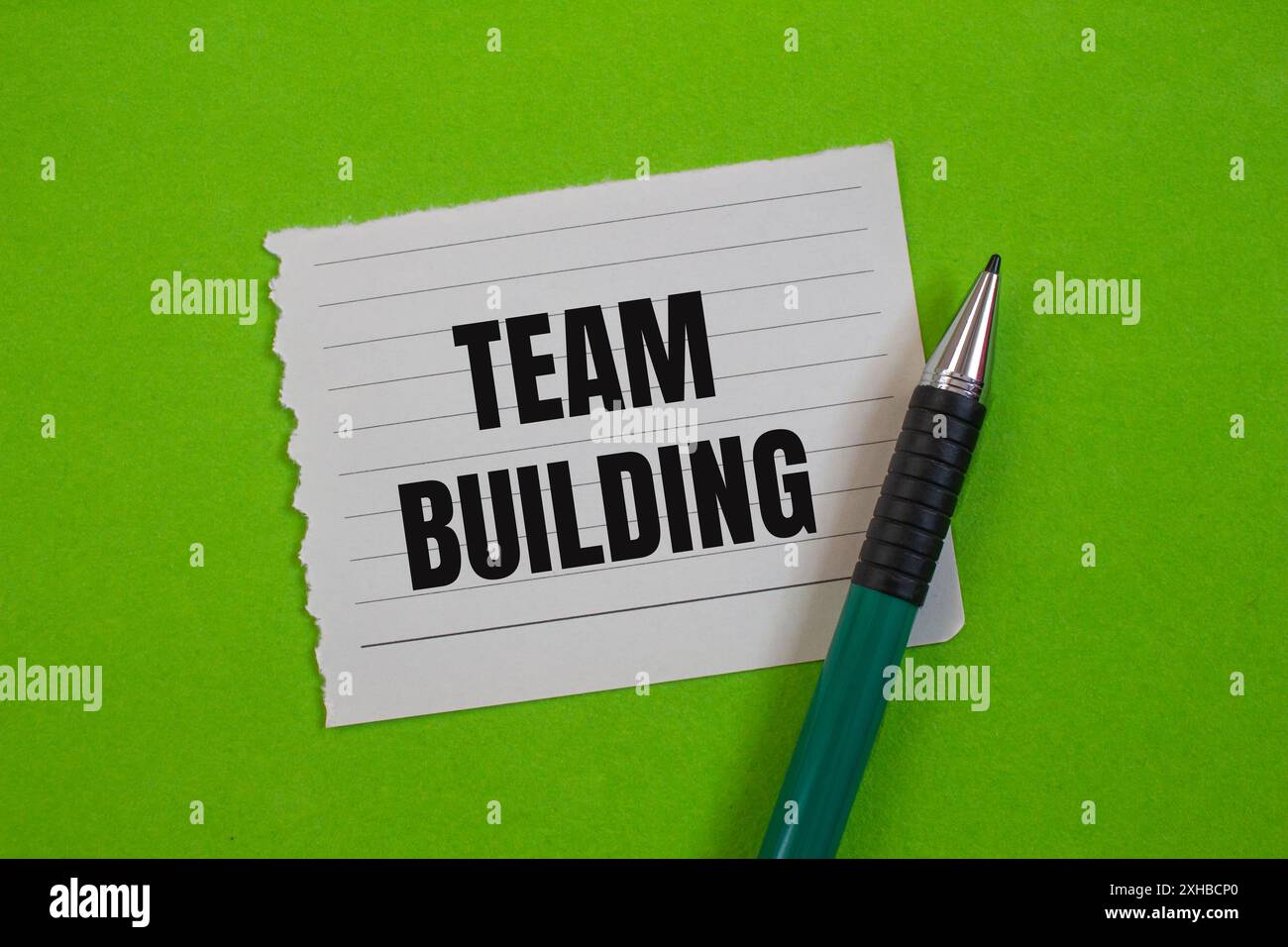 Teamwork building exercises hi-res stock photography and images - Alamy