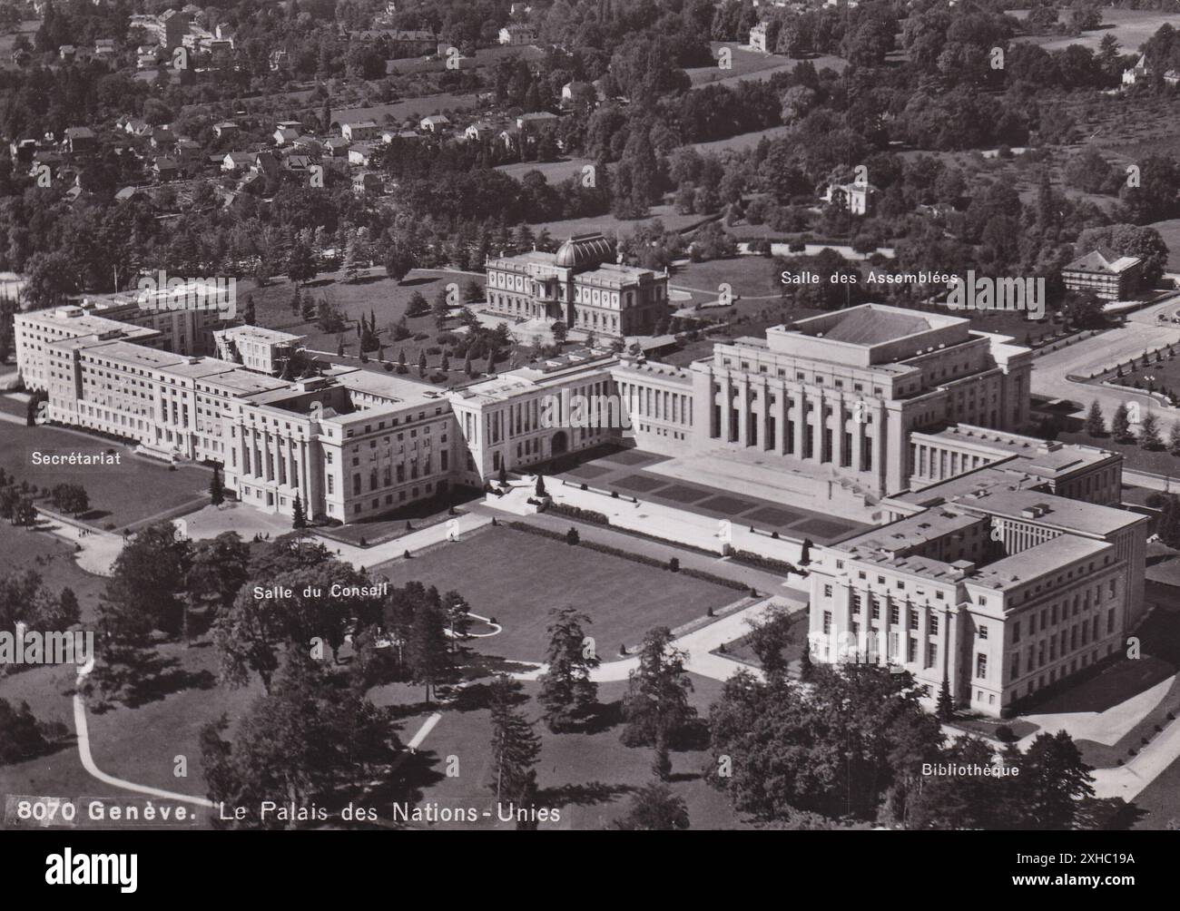 Vintage postcard of Geneve - Le Palais des Nations - Unies, 1940s Stock ...