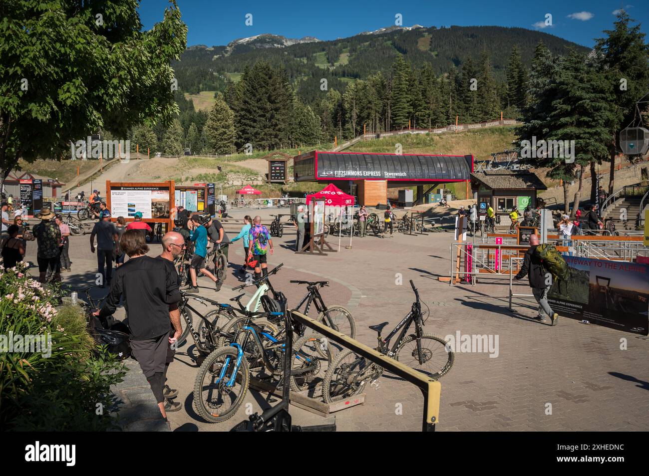 Blackcomb mountain base hi res stock photography and images Alamy
