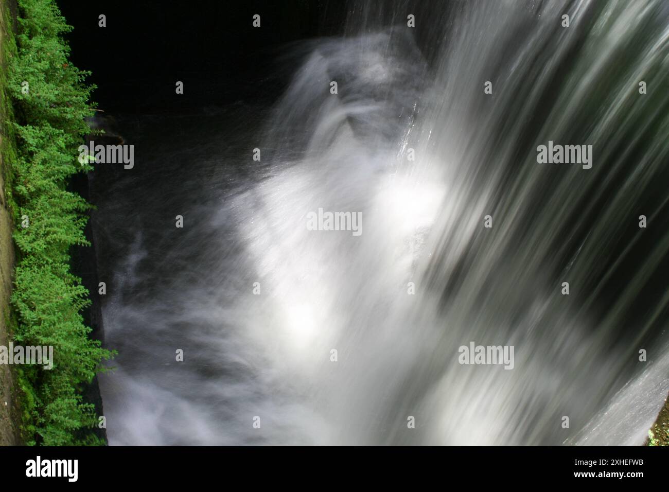 Blurred slow exposure hi-res stock photography and images - Alamy