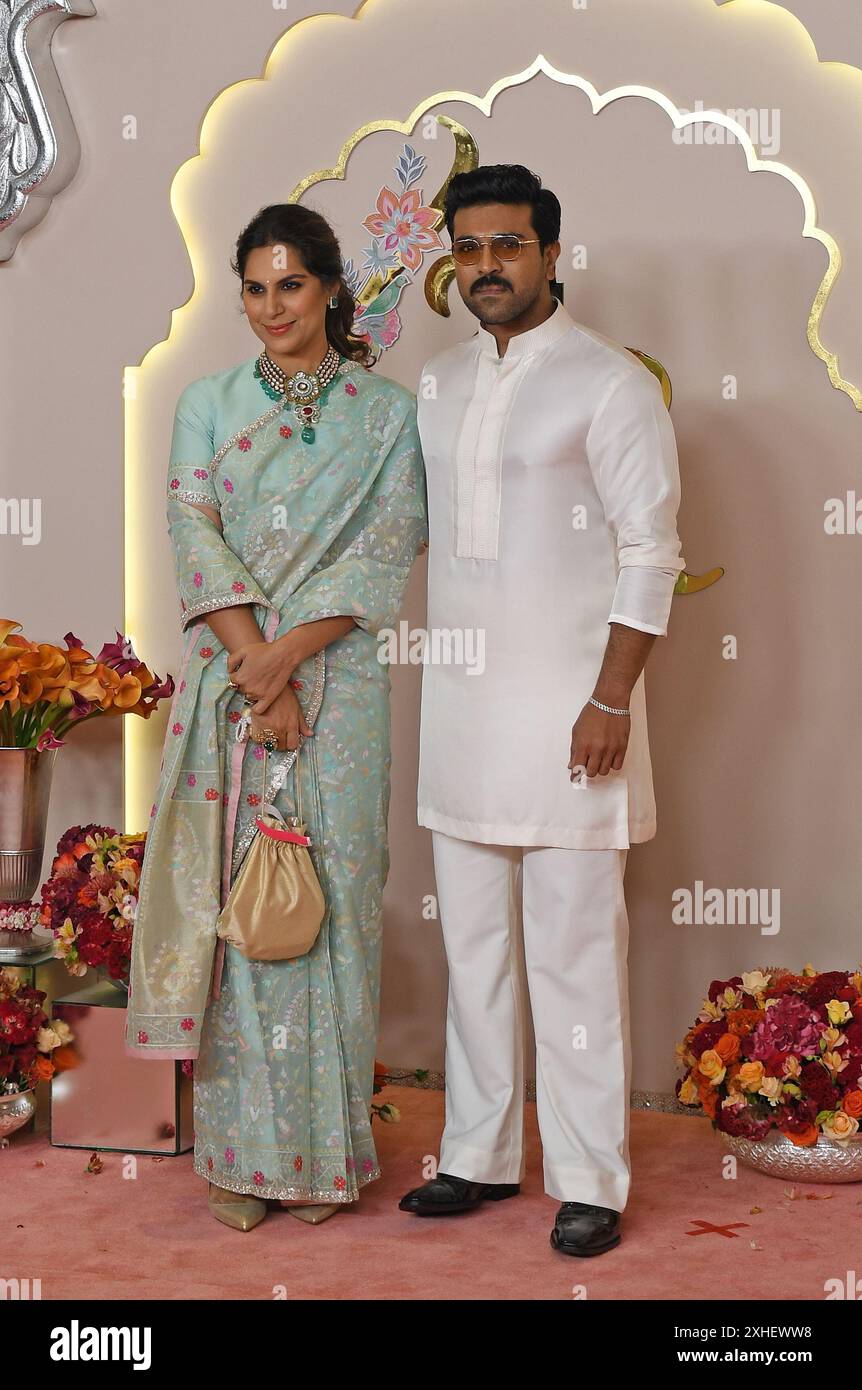 Upasana hi-res stock photography and images - Alamy, image size:862x1390