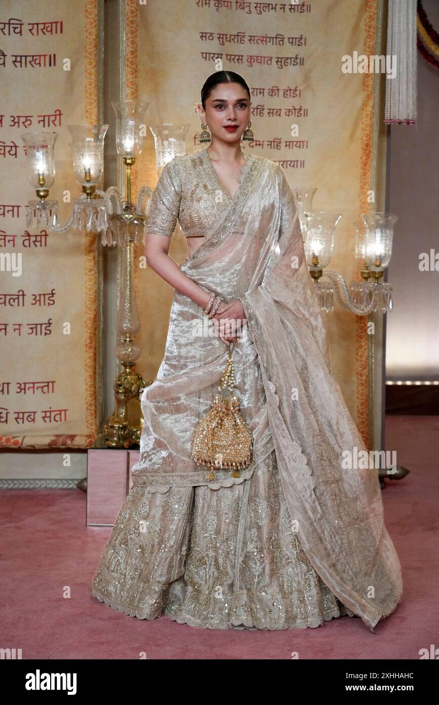 Aditi Singh and Sagar Vinayak's Wedding Website - The Knot, image size:866x1390