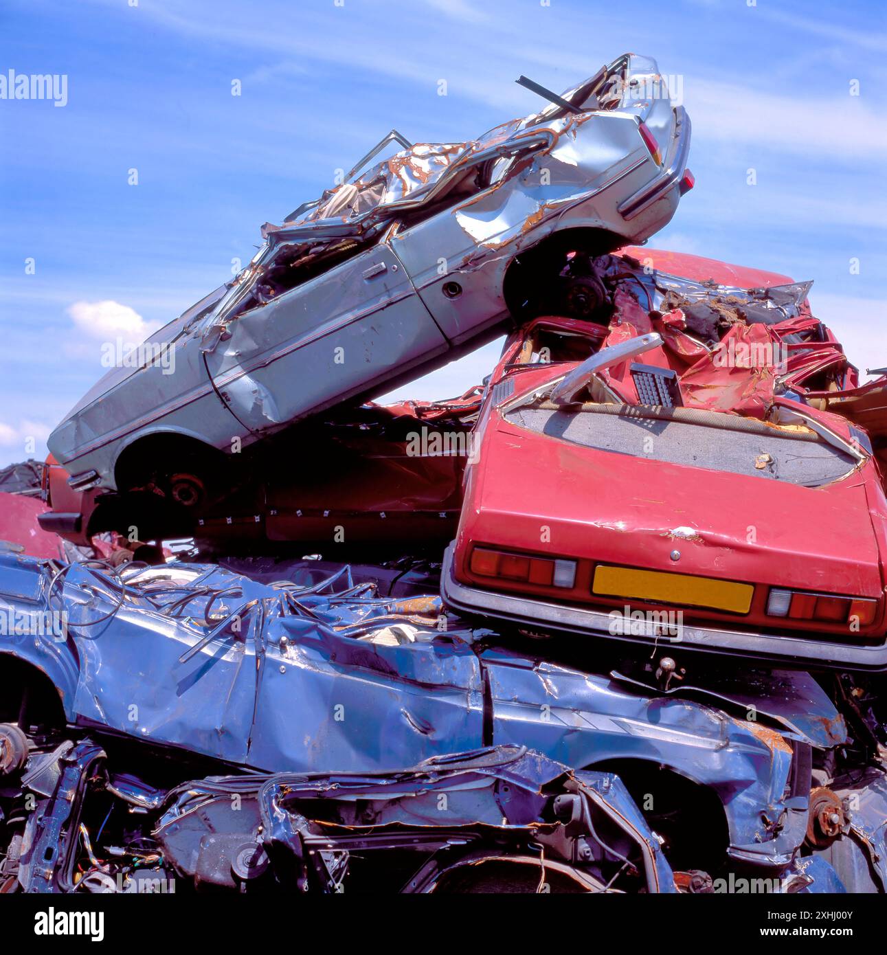 Car junk yard us hi-res stock photography and images - Alamy