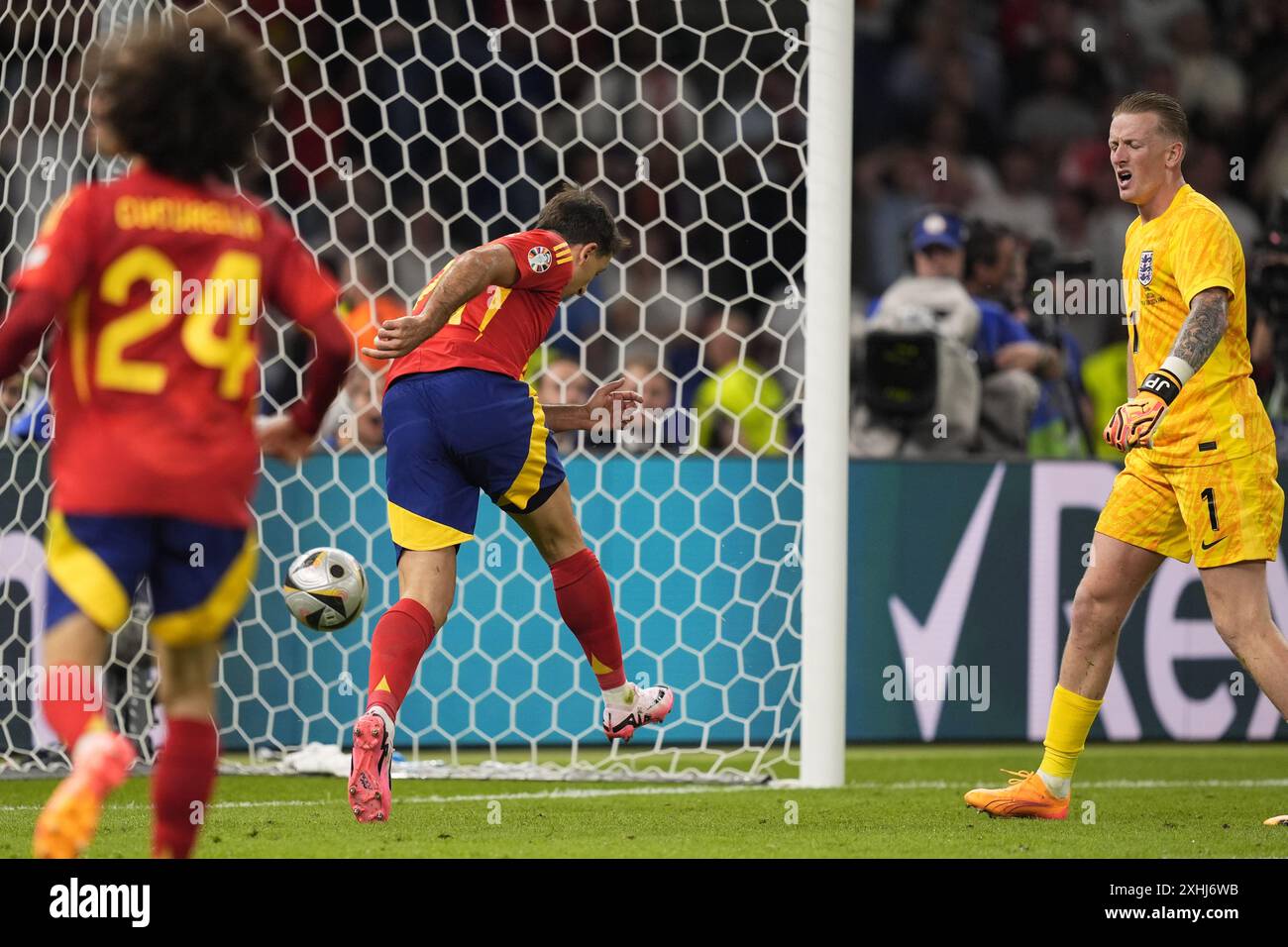 Oyarzabal goal 2024 hi-res stock photography and images - Alamy
