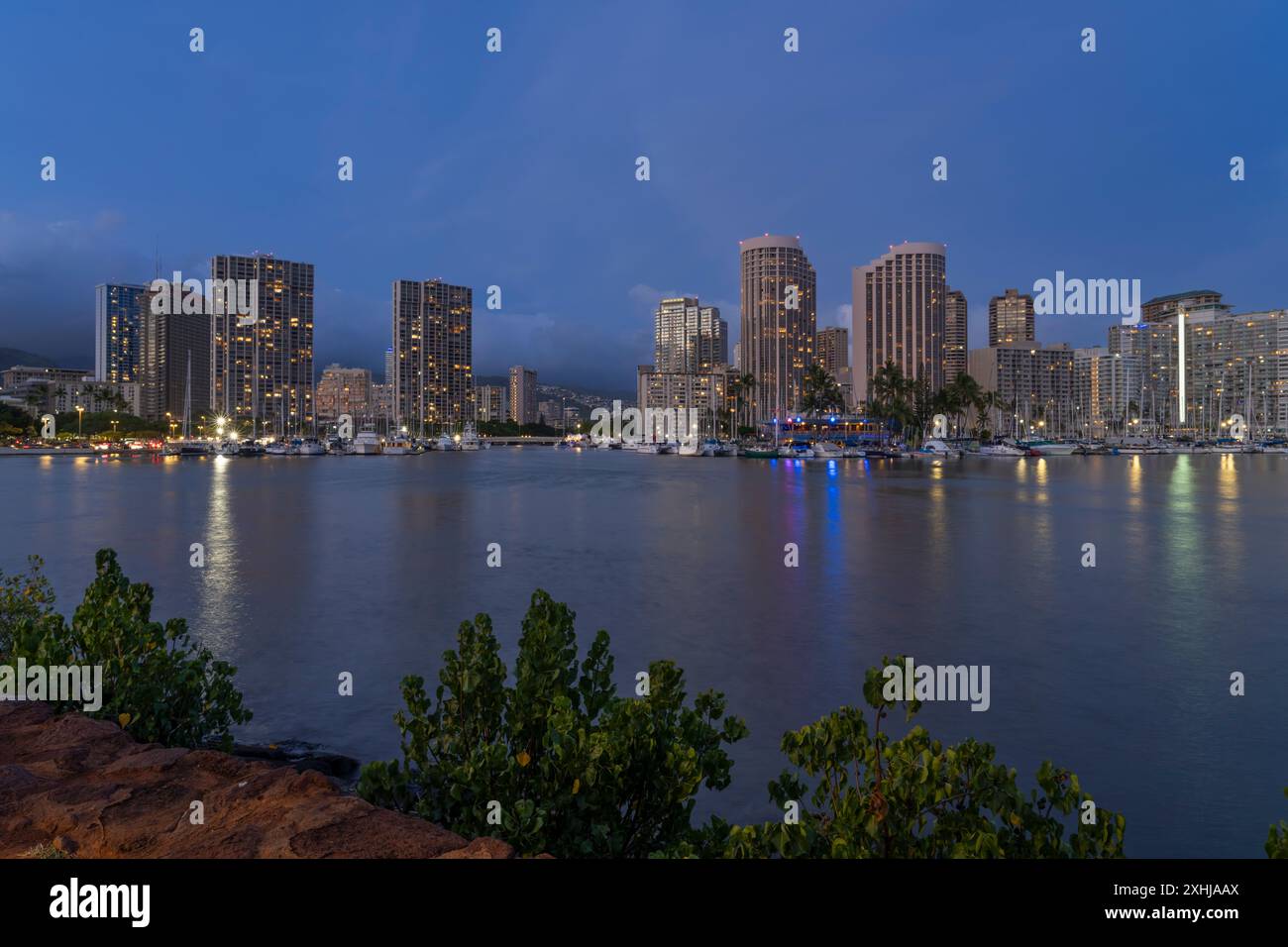 Downtown honolulu hi-res stock photography and images - Alamy