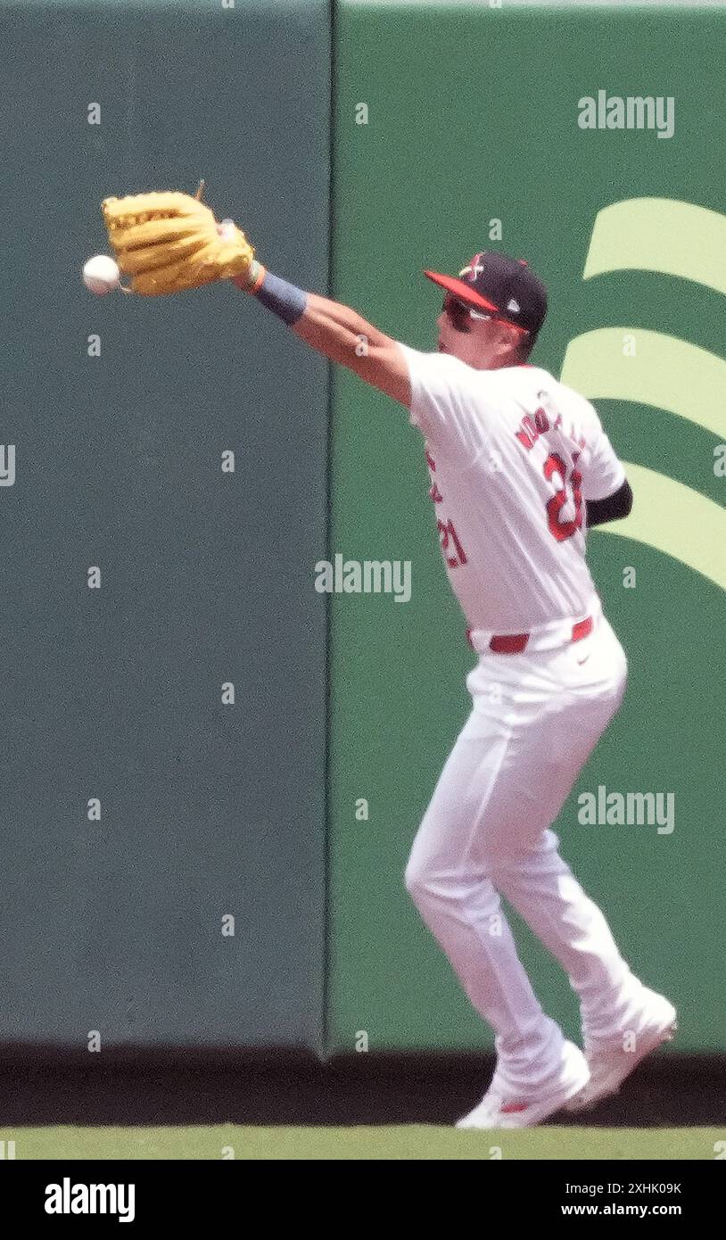 St. Louis, United States. 14th July, 2024. St. Louis Cardinals center fielder Lars Nootbaar attempts to field a ground ball off the bat of Chicago Cubs Ian Happ in the second inning at Busch Stadium in St. Louis on Sunday, July 14, 2024. Photo by Bill Greenblatt/UPI Credit: UPI/Alamy Live News Stock Photo