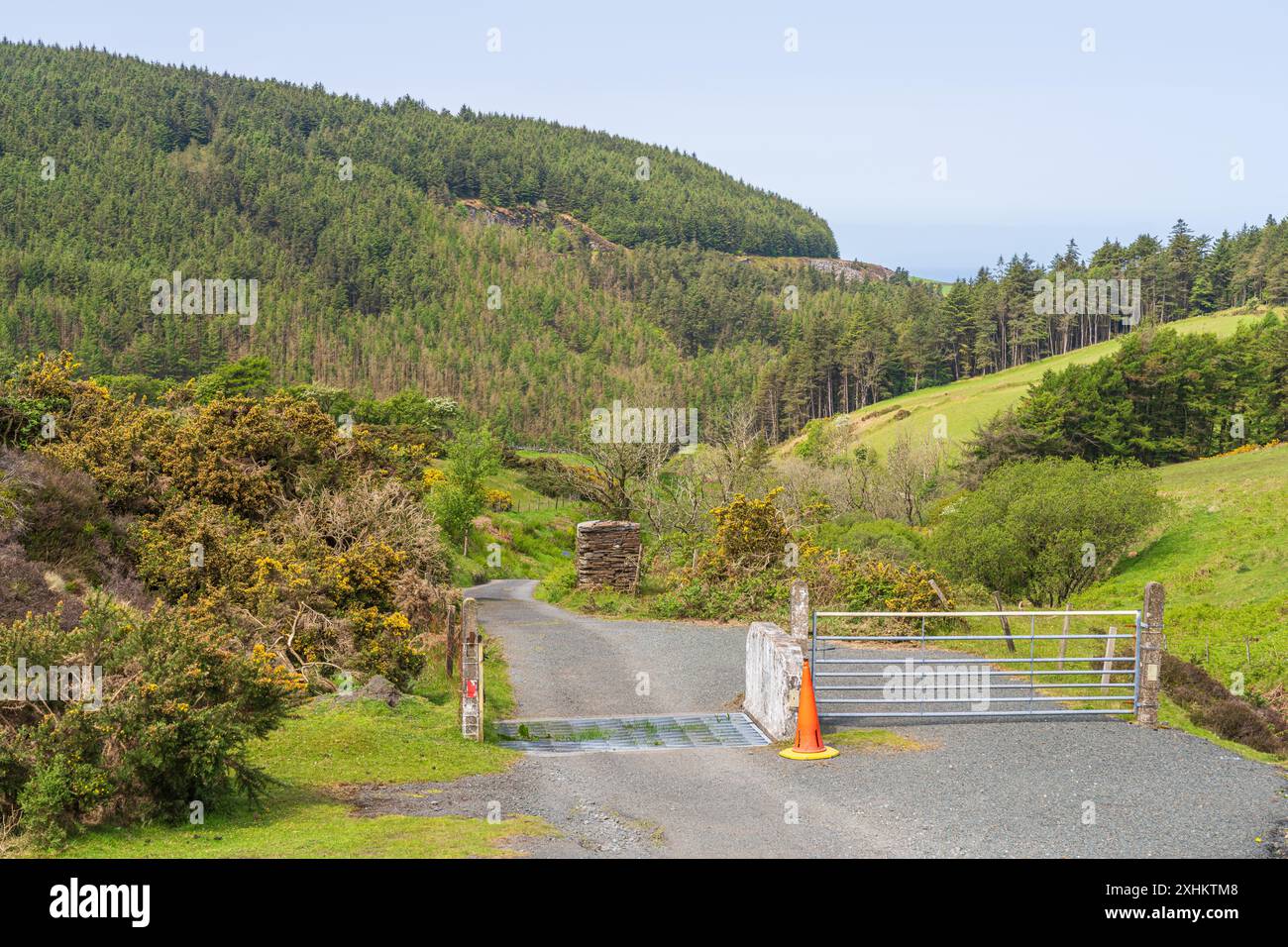 Mountain road isle of man hi-res stock photography and images - Alamy