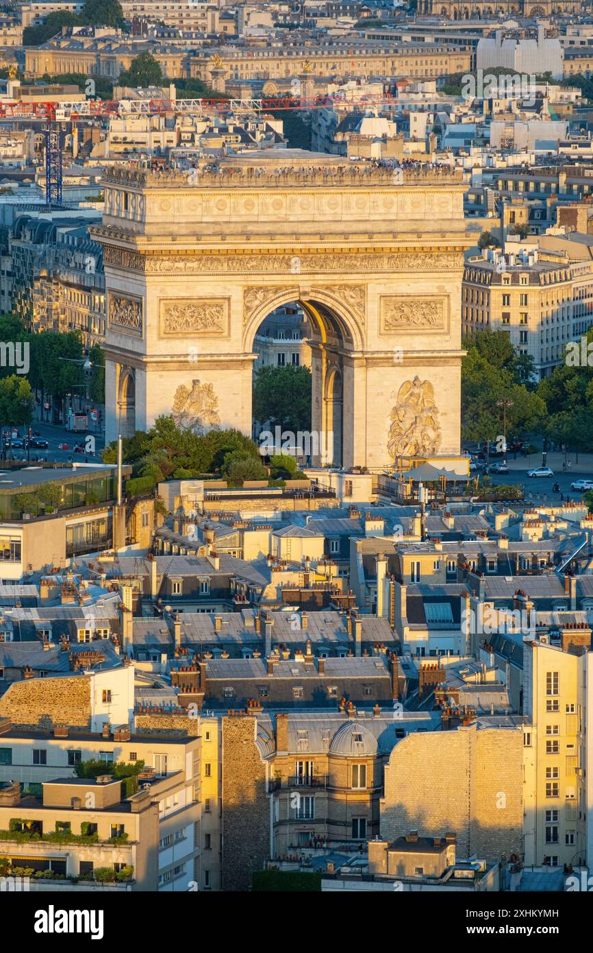 A general view of arc de triomphe hi-res stock photography and images ...