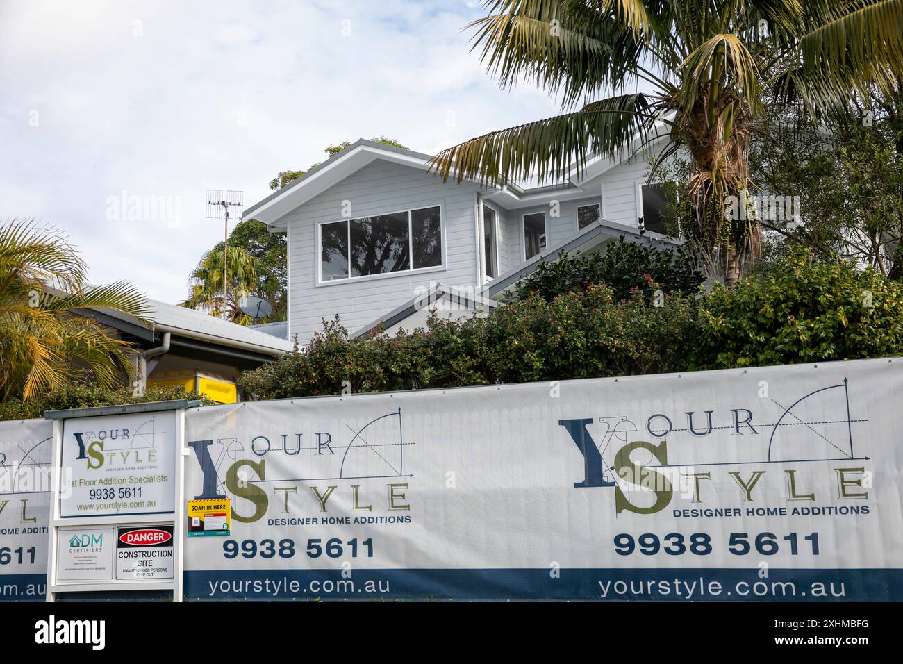 Australian home in Avalon Beach Sydney, builder adds first floor ...