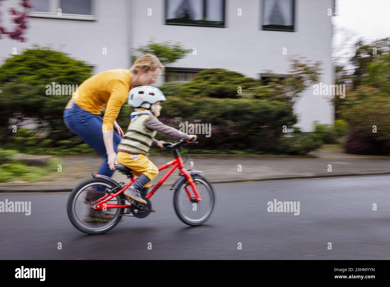 16 zoll mountainbike körpergröße Kinderfahrrad Zoll, Fahrrad mit Beleuchtung und Stützrädern, Kinderfahrrad mit verstellbarer Lenker- und Sitzhöhe, geeignet für Jungen und Mädchen Größe:XXS: Handumfang = 13,5–15,0 cm / Handgelenkumfang = 12,5–14,0 Chest-48 Hamax Traveller Fahrradanhänger für