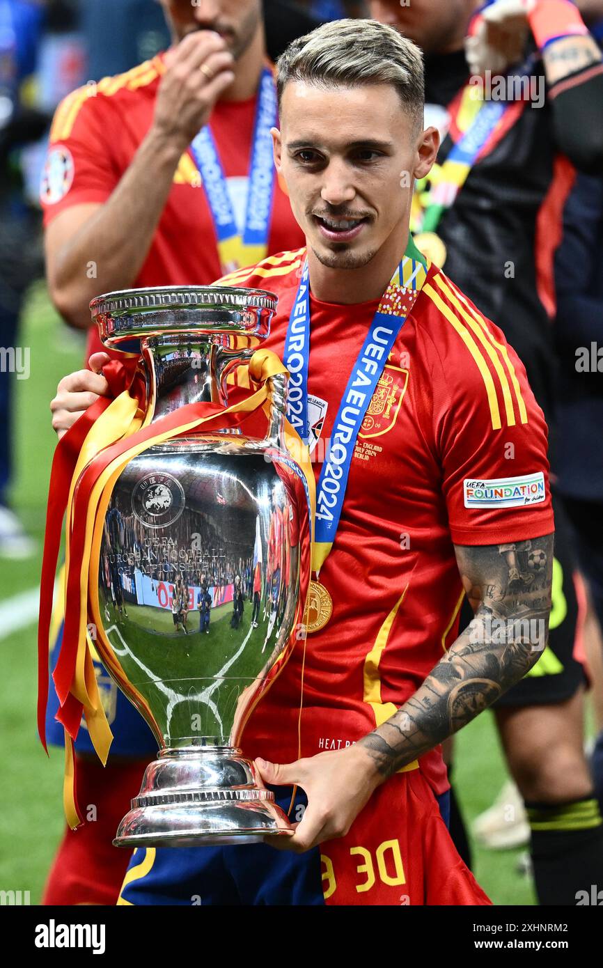Fran García Called Up to Spain Squad Replacing Injured Alejandro Grimaldo for Nations League