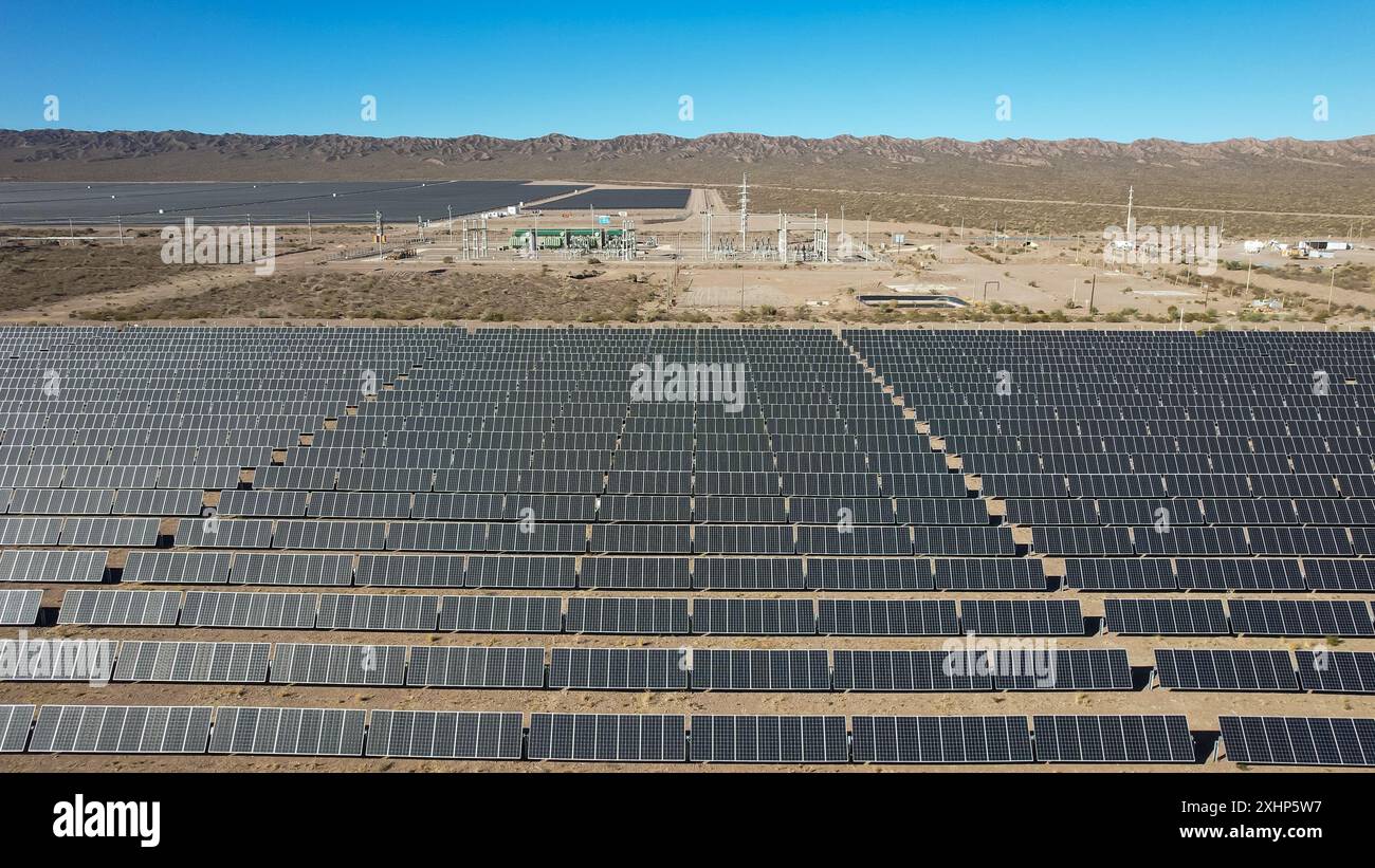 Aerial view solar farm 4k hi-res stock photography and images - Alamy