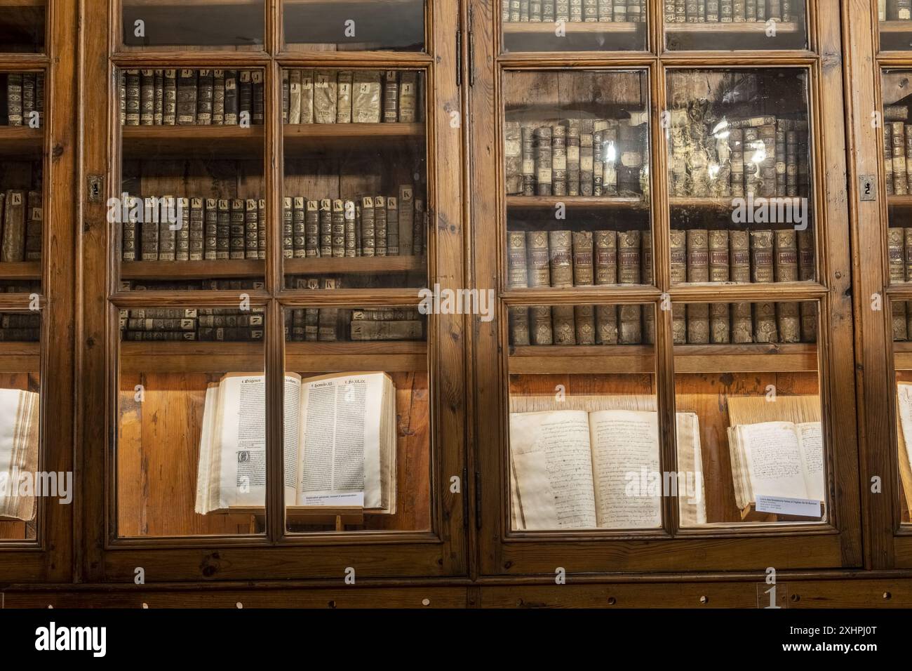 France, Loire, Saint Bonnet le Chateau, Saint Bonnet collegiate of Flamboyant Gothic architecture, the library which includes incunabula and rare work Stock Photo