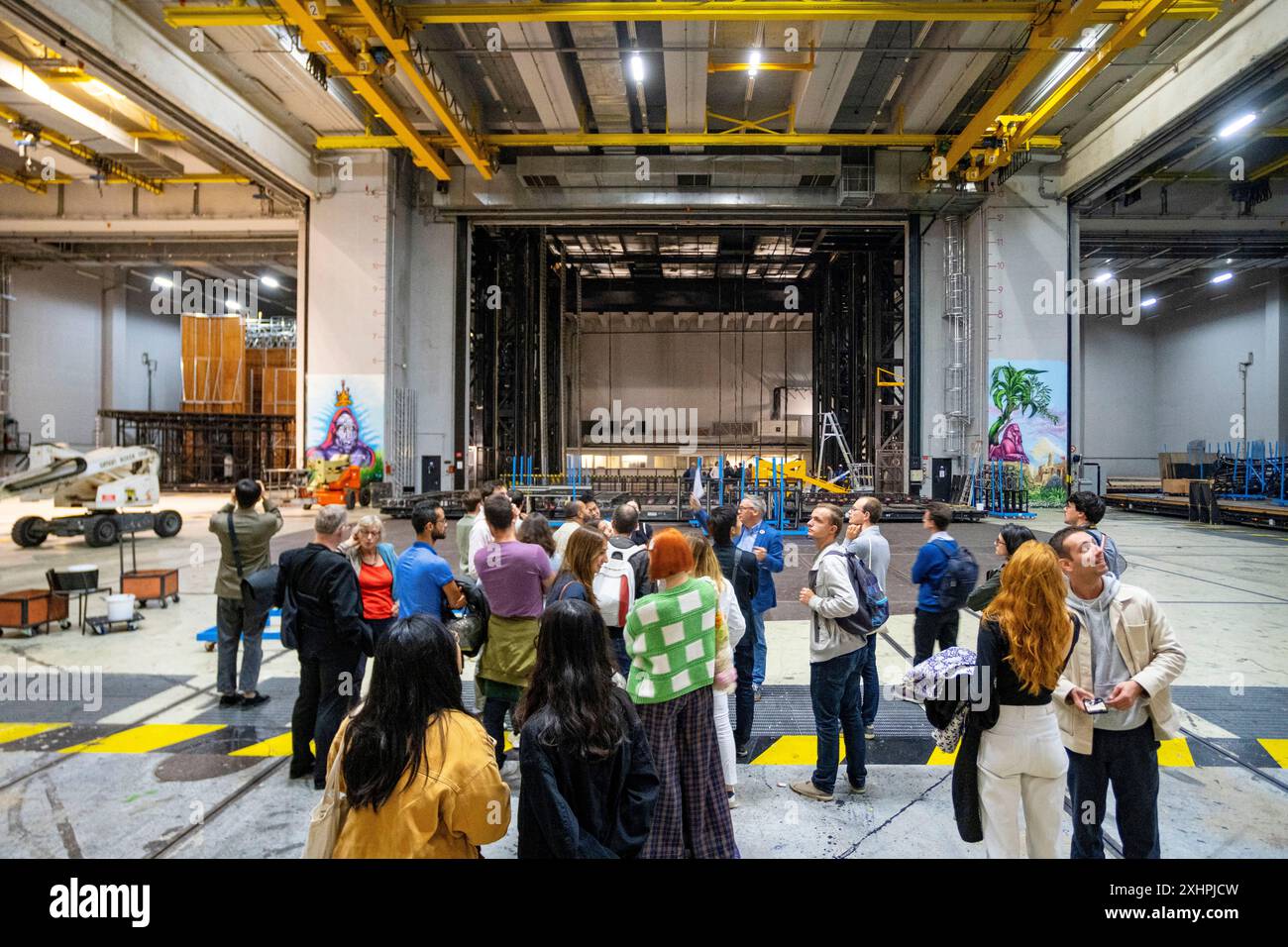 Backstage Opera France, Paris, Opera Bastille, backstage visit for Heritage Day Stock ...