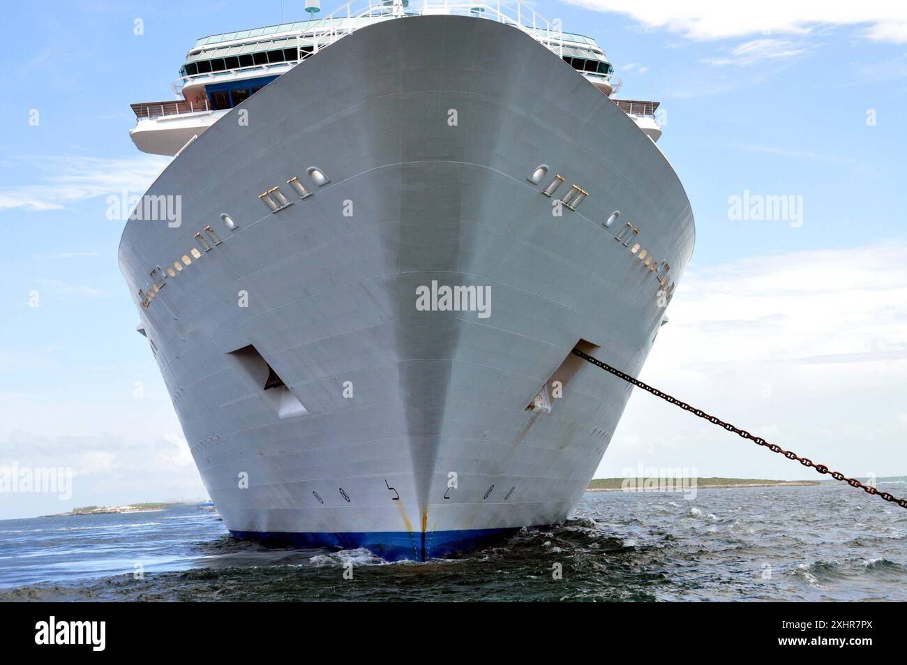 Cruise ship family vacation hi-res stock photography and images - Alamy