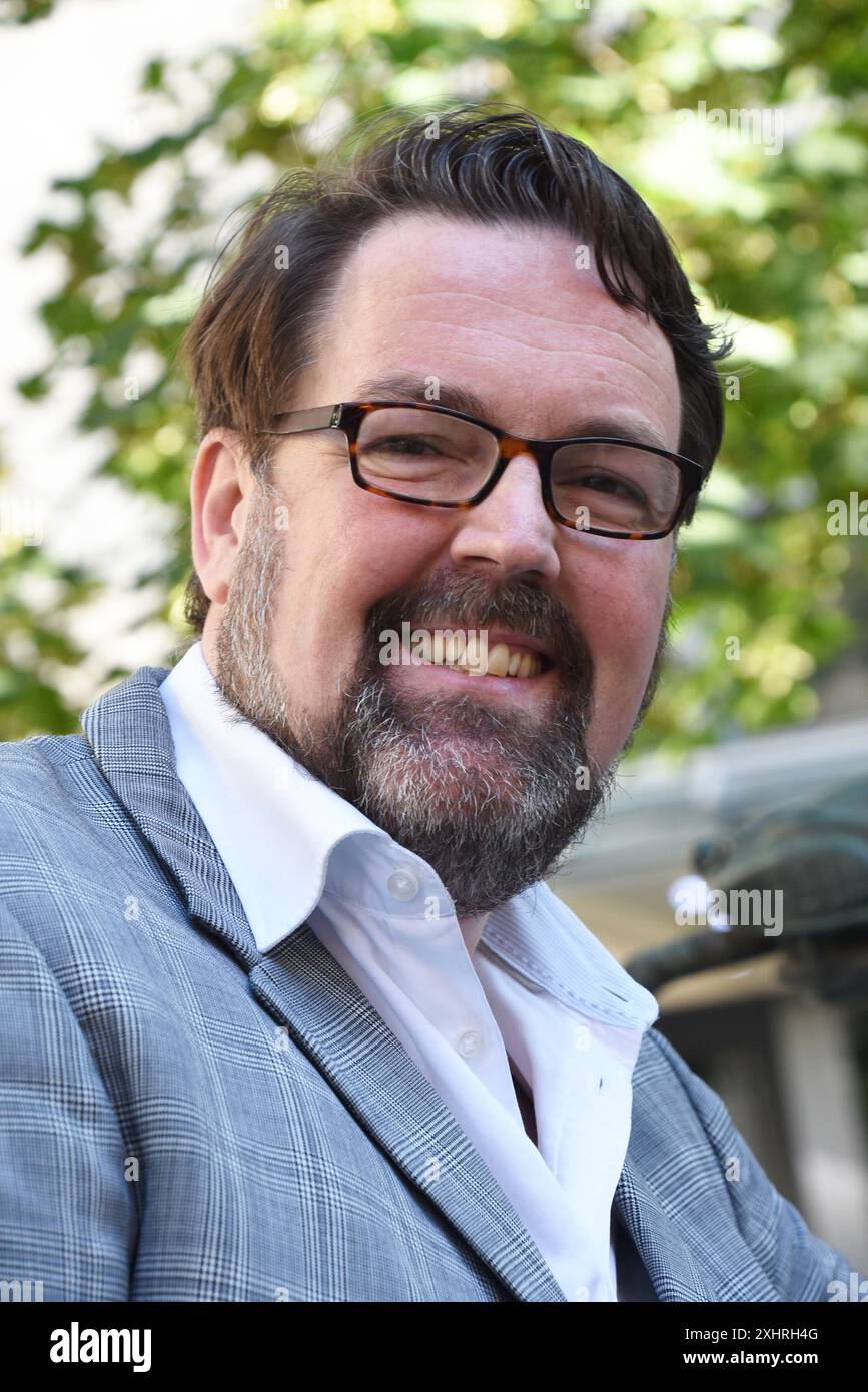 Andre Hartmann Kabarettist Saenger Musiker Entertainer Muenchen 15.07. ...