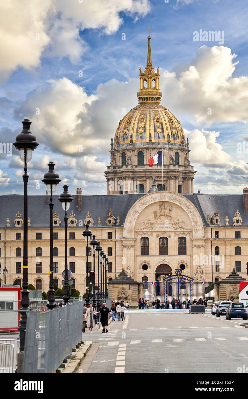 Place Invalides Esplanade des invalides paris hi-res stock photography and images - Alamy