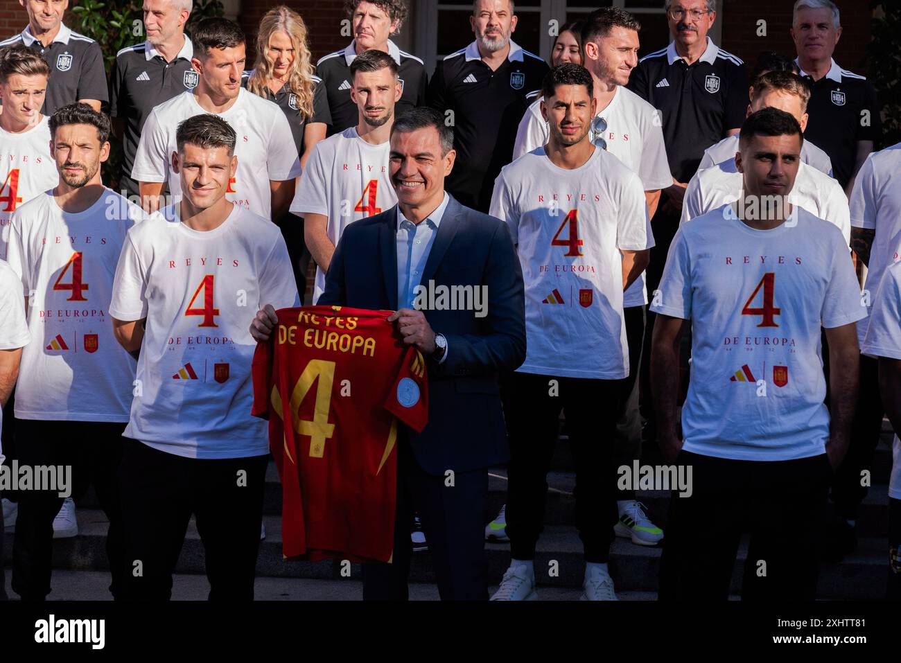 Madrid, Spain. 15th July, 2024. Spanish Prime Minister Pedro Sanchez (C) holding the Spanish men's football team t-shirt at La Moncloa Palace winners of the 2024 European Championship after defeating the English team in the final at Olympiastadion. (Photo by Guillermo Gutierrez Carrascal/SOPA Images/Sipa USA) Credit: Sipa USA/Alamy Live News Stock Photo