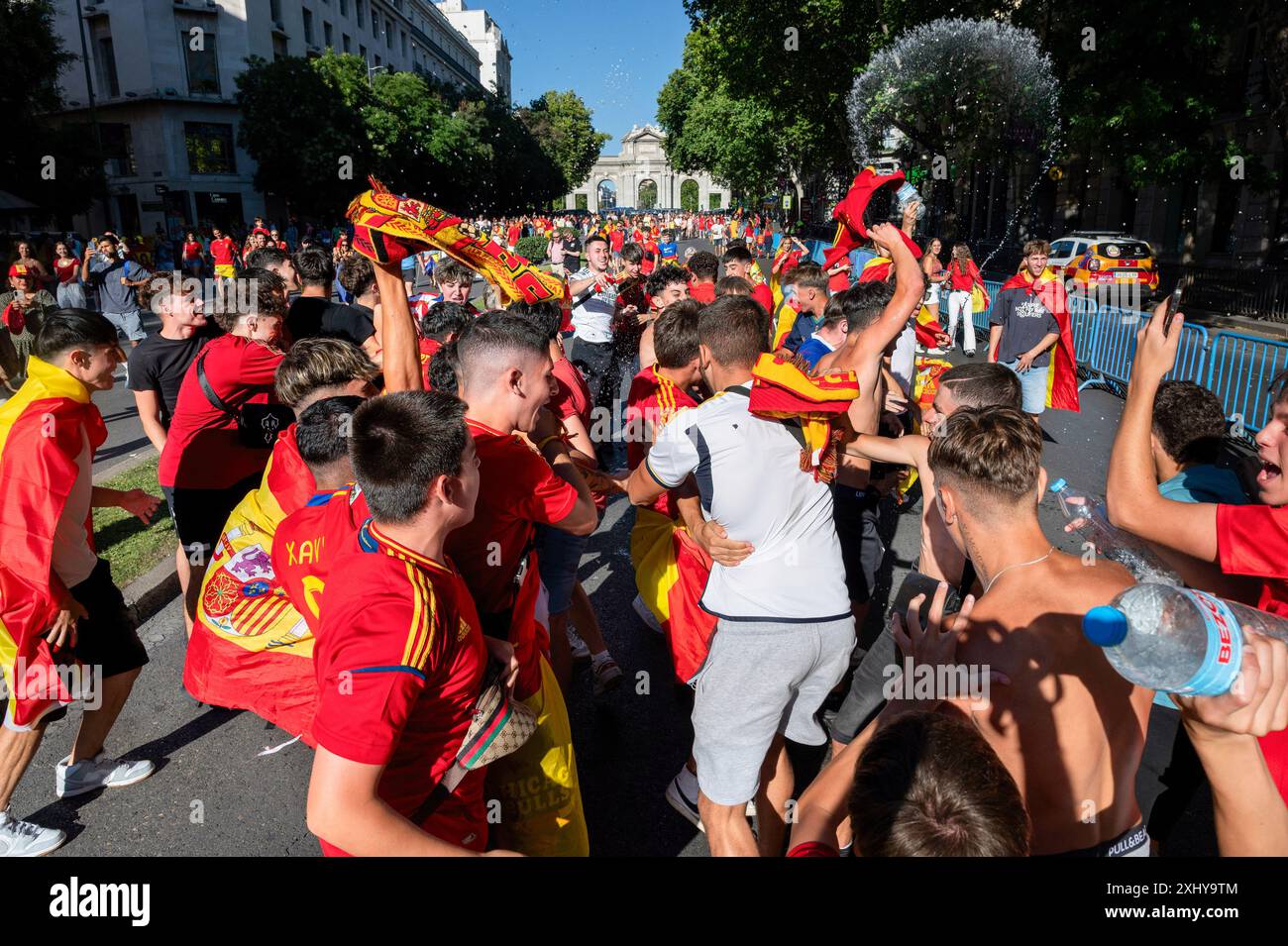 Madrid, Spain. 15th July, 2024. Spanish fans celebrate Spain's national men's football team victory, their 4th UEFA Euro title, after defeating England in the final. Credit: SOPA Images Limited/Alamy Live News Stock Photo