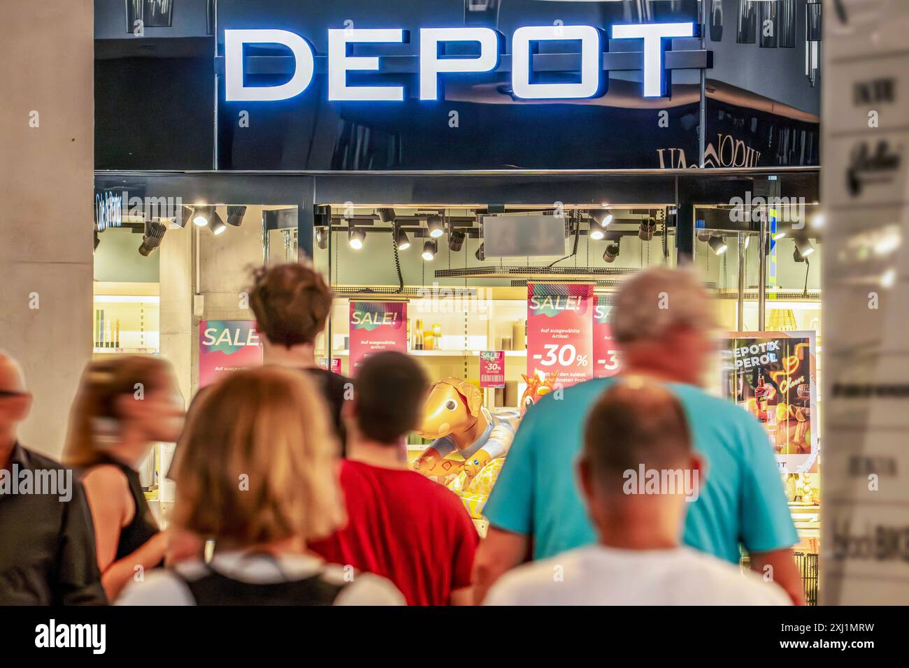 Depot Filiale, die Einrichtungskette ist insolvent, München, Juli 2024