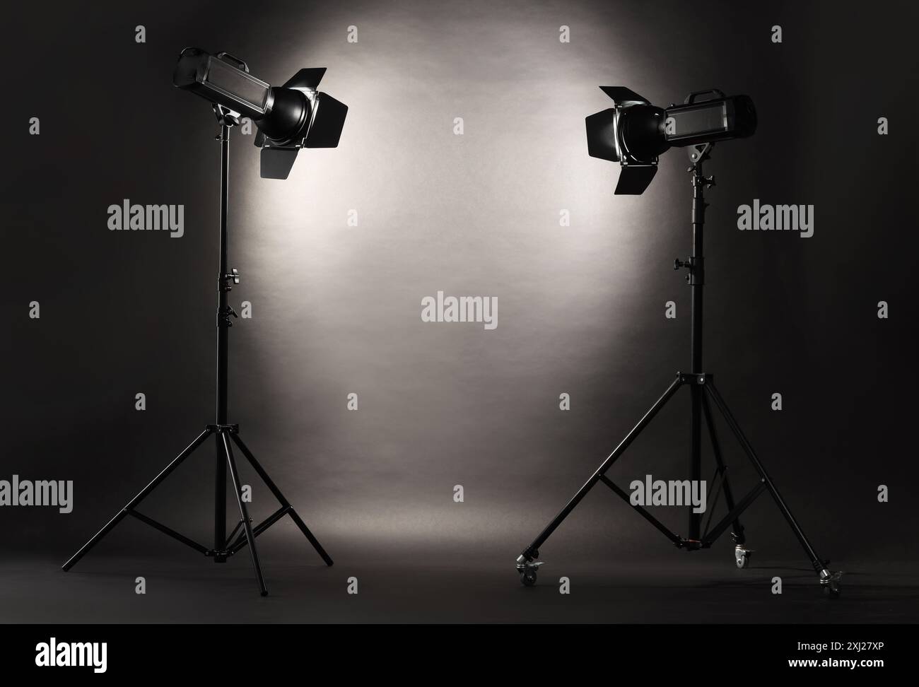 Dark setup hi-res stock photography and images - Alamy