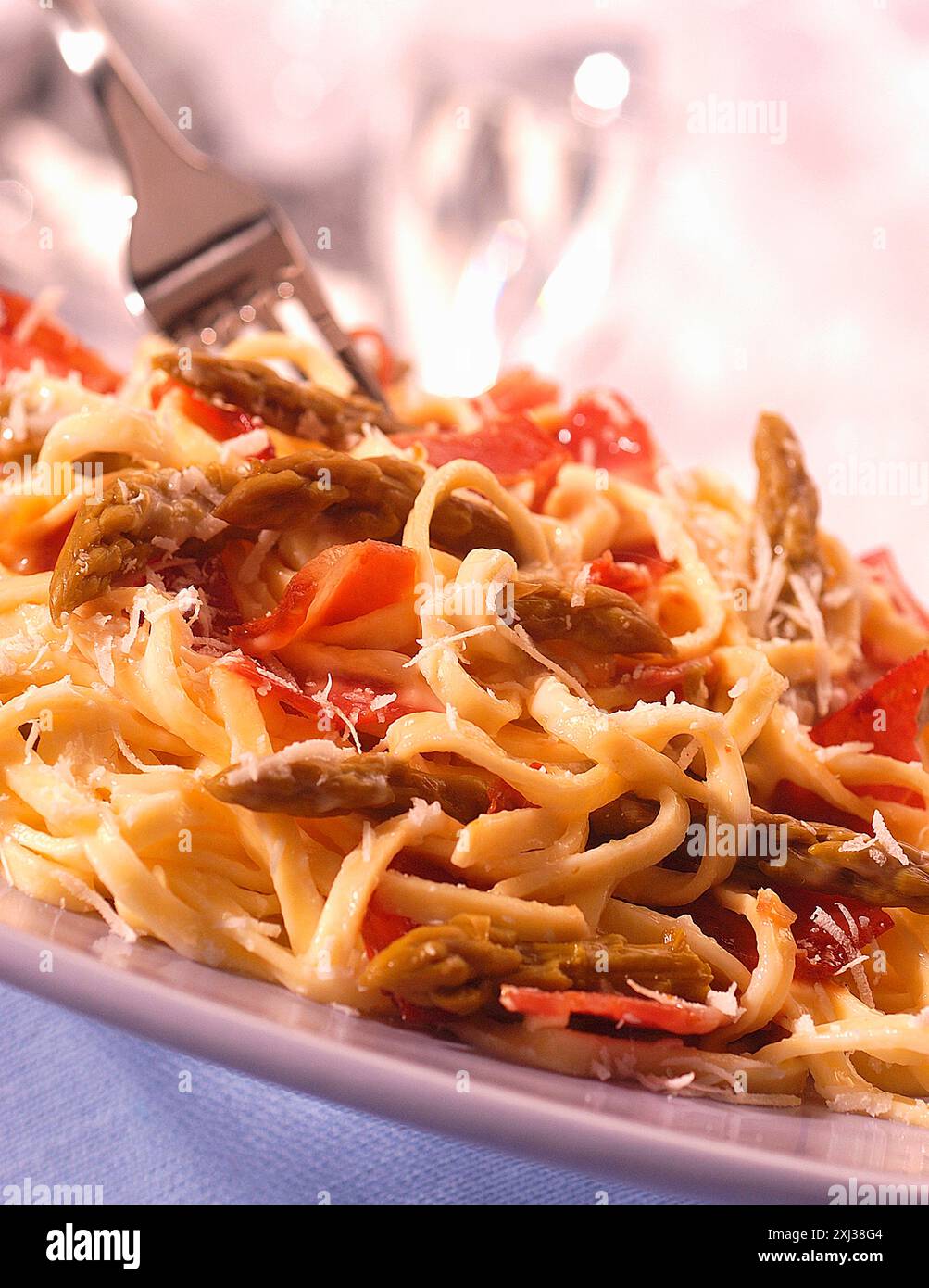 Ham fettucine hi-res stock photography and images - Alamy