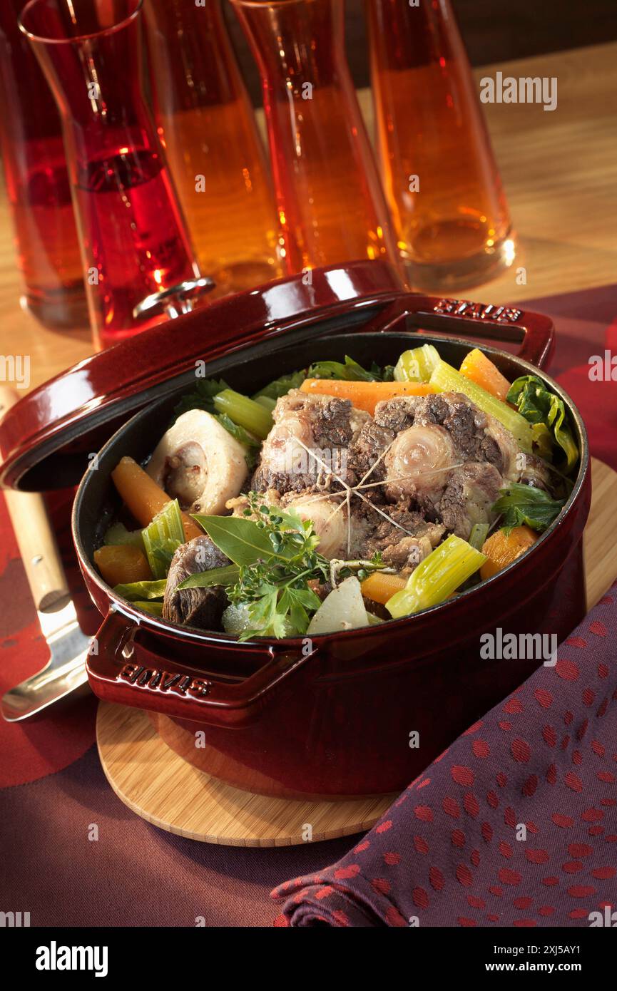 Beef bone stew hi-res stock photography and images - Alamy