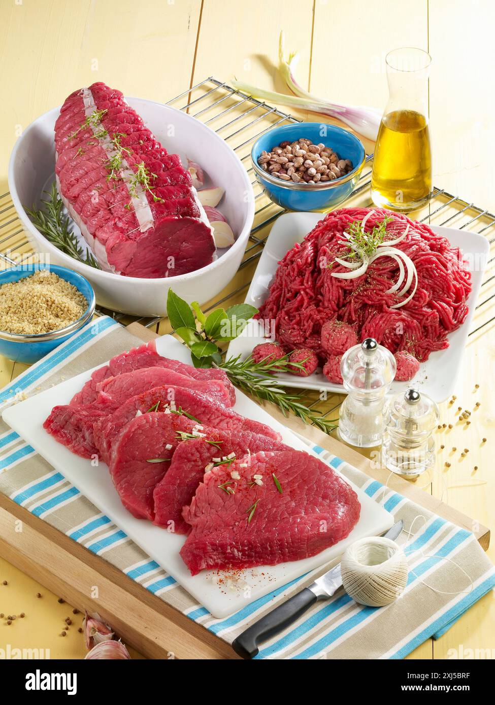 Assorted pieces of raw beef Stock Photo - Alamy