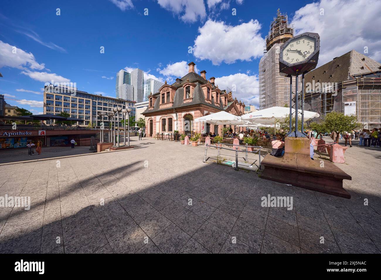 Downtown main street clock hi-res stock photography and images - Alamy
