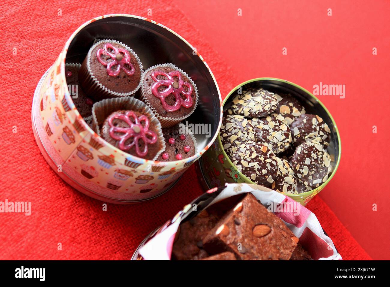 Tin boxes hi-res stock photography and images - Alamy