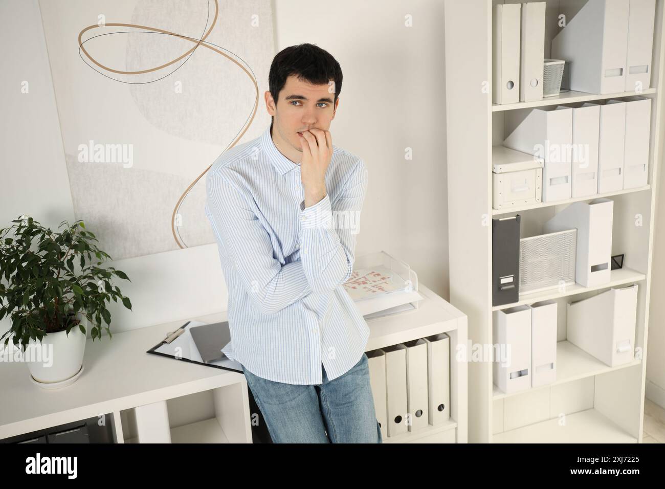 Embarrassed employee hi-res stock photography and images - Alamy
