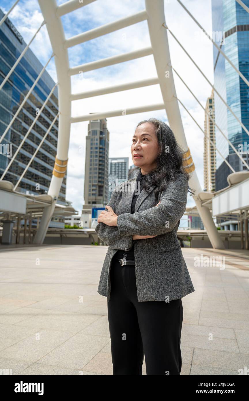 Woman looking up sky worried hi-res stock photography and images - Alamy
