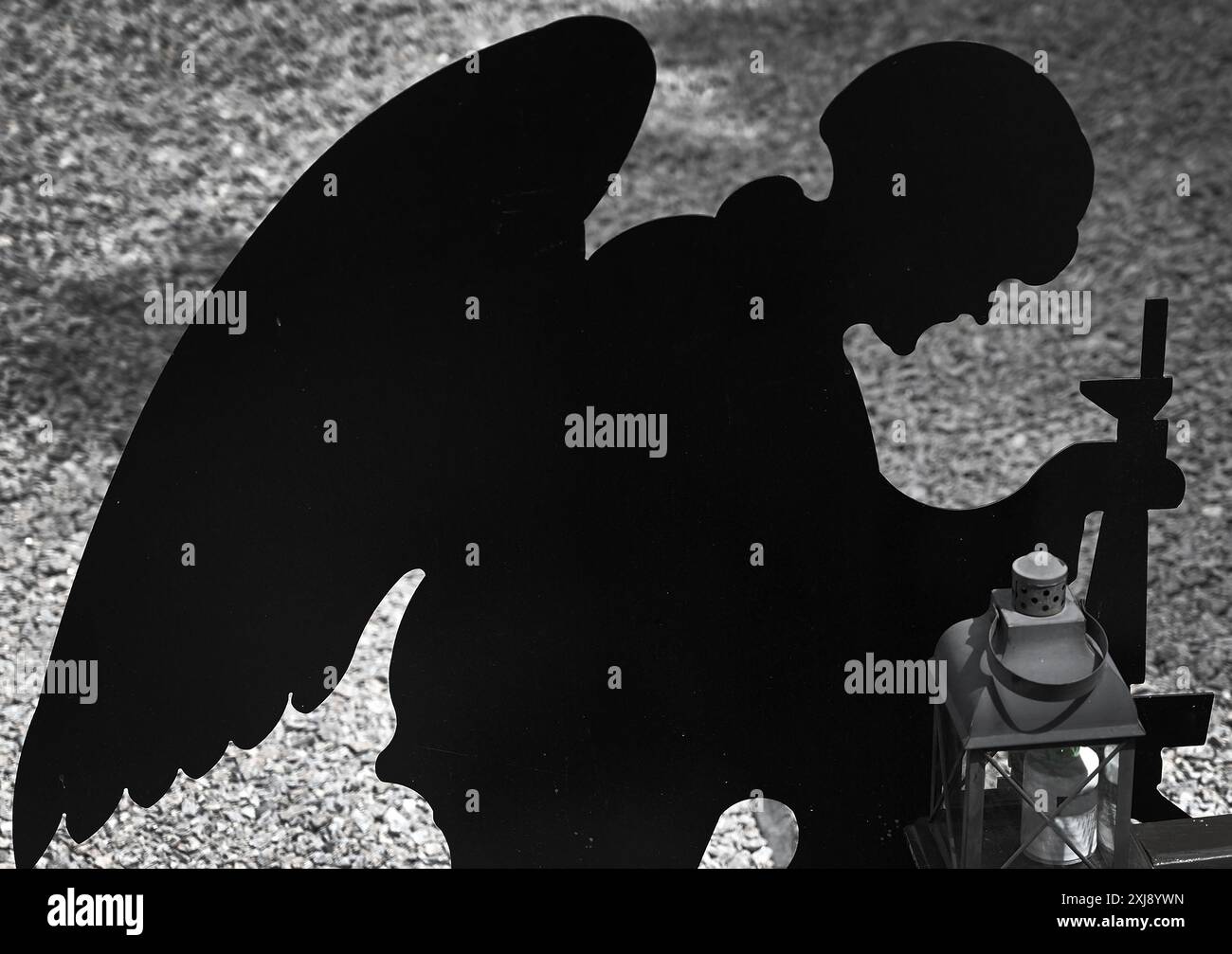 Remembrance soldier silhouette hi-res stock photography and images - Alamy