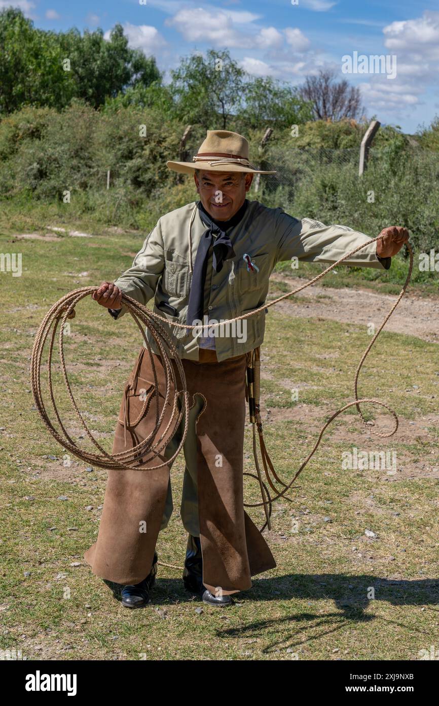 A lot of matching Argentine Gaucho tools of the trade and pair of fancy