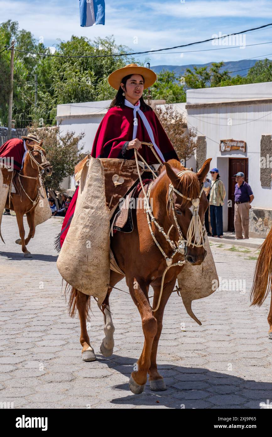 Latina female and horse hi-res stock photography and images - Alamy