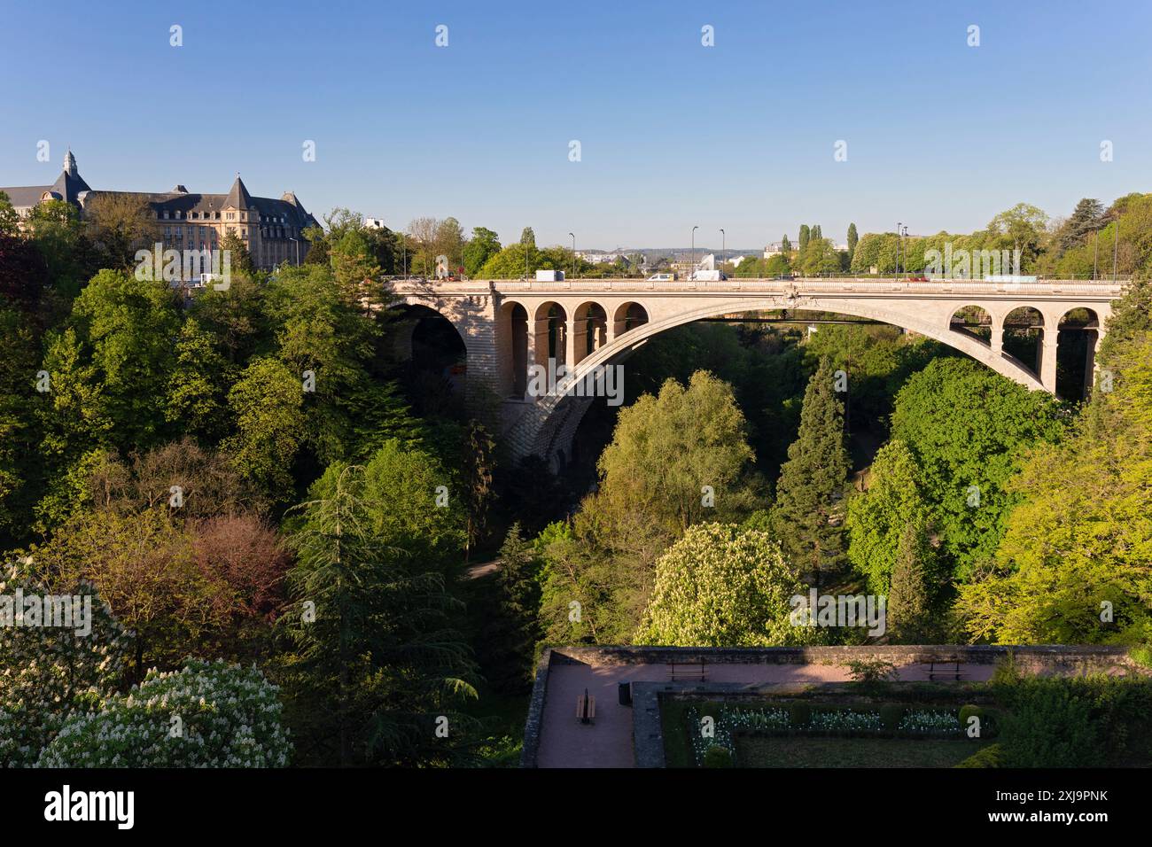 Europe, Luxembourg, Luxembourg City, Pont Adolphe (Bridge) across the Parcs de la Pétrusse Stock Photo