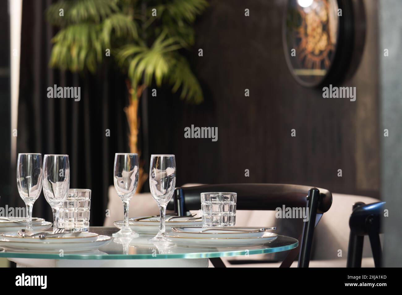 Hotel Table Set Up Glass table in modern living room hi-res stock photography and images ...