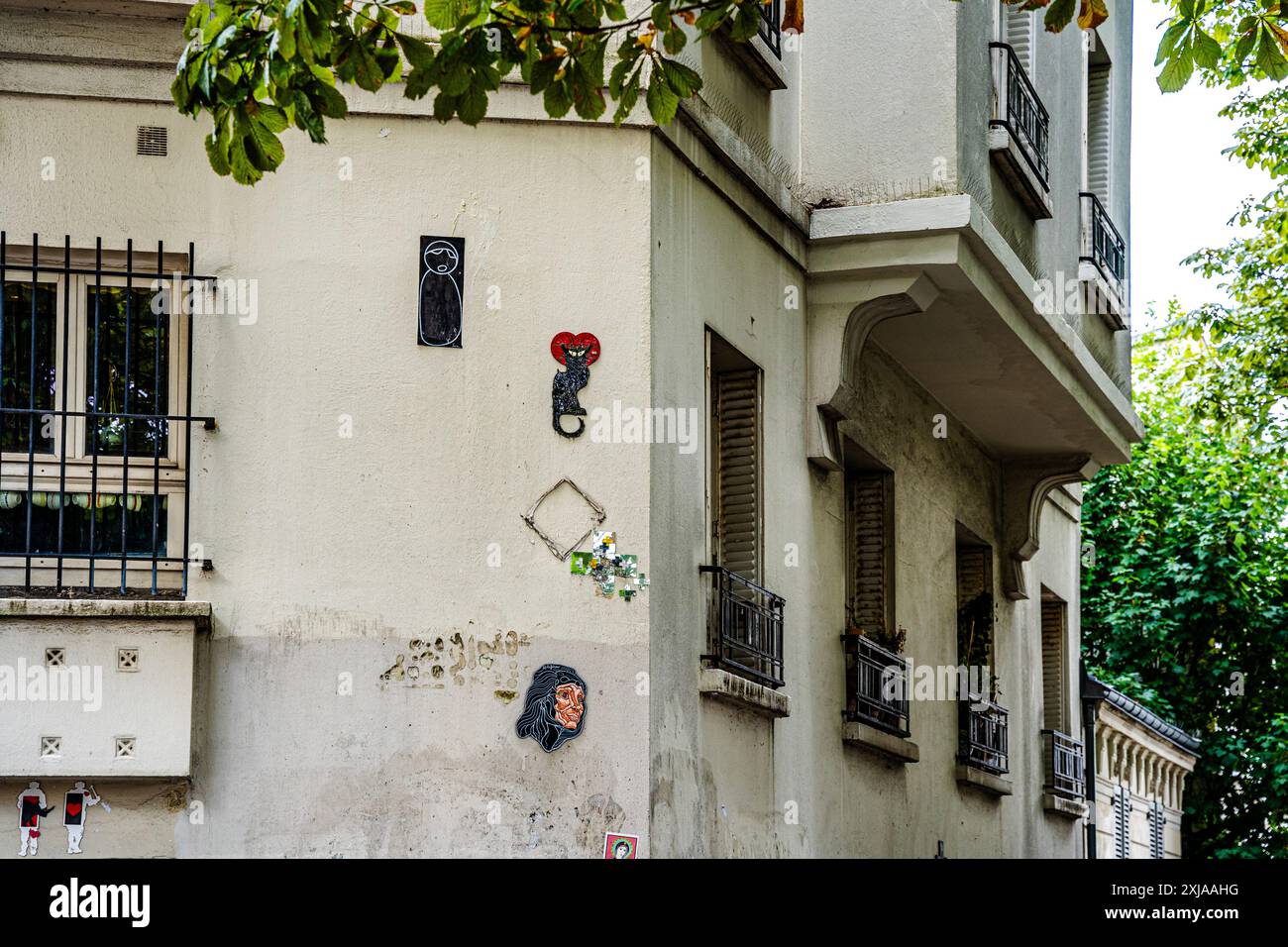 Glimpse of Rue Ravignan, one of the oldest stree in the Butte of ...