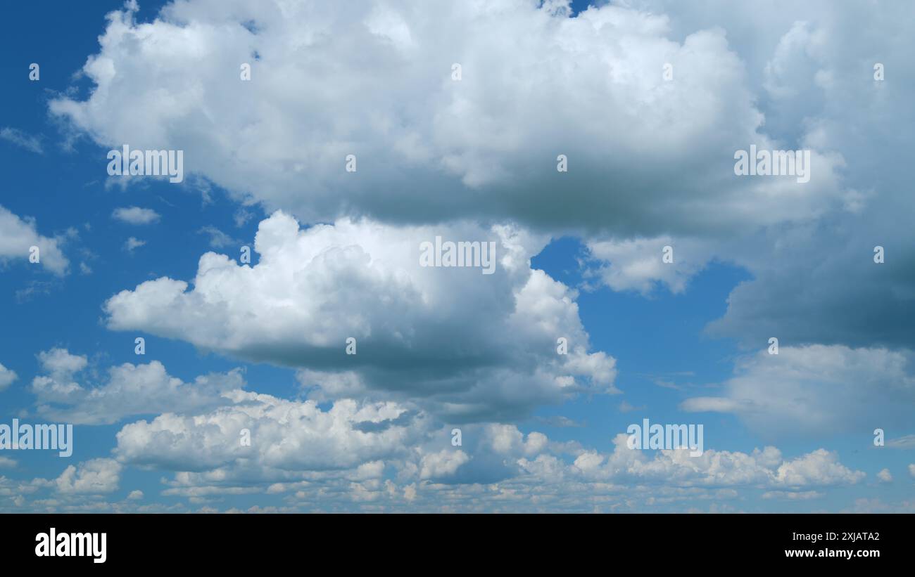 Time lapse movie moving clouds hi-res stock photography and images - Alamy