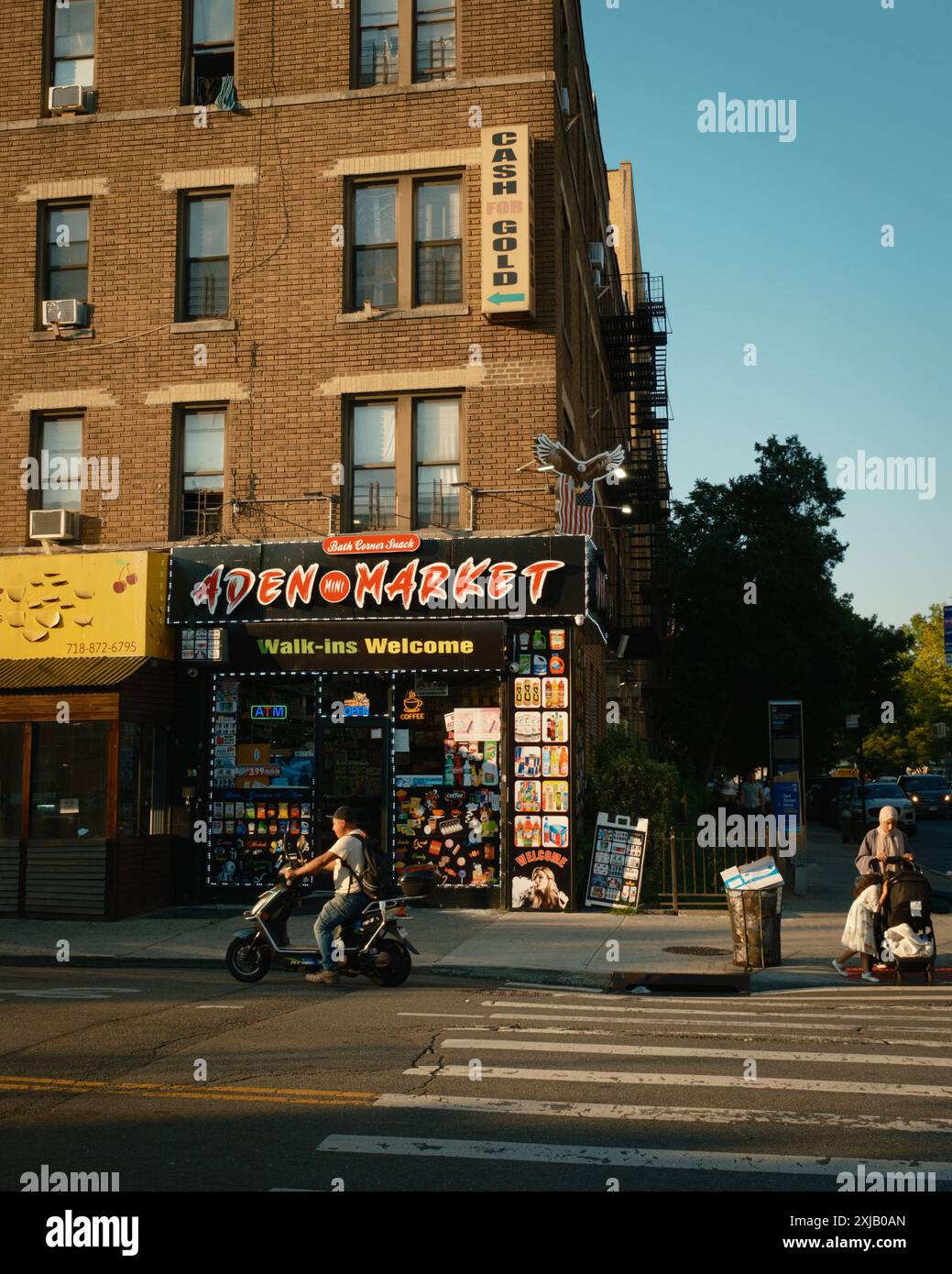 Corner of Bay Parkway & Bath Avenue, Brooklyn, New York Stock Photo - Alamy