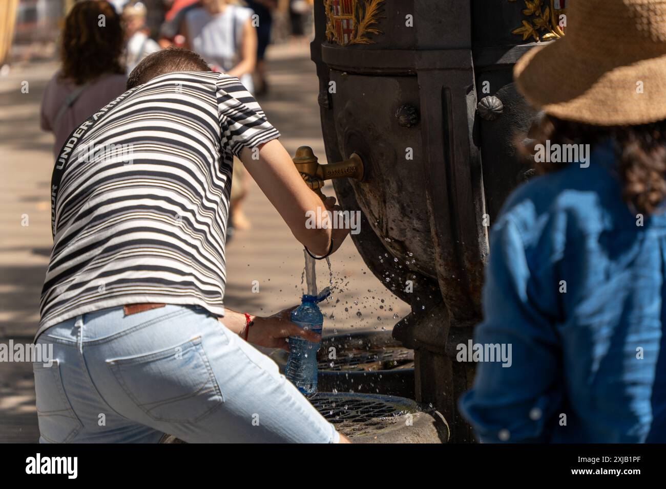 Spain is experiencing its first heat wave in an unusual summer, where hot days have not been abundant. Temperatures are expected to reach up to 44 degrees, especially in the south of Spain, as well as high concentrations of Saharan dust. España vive su primera ola de calor, en un verano atípico, donde no han abundado los días calurosos. Se prevé que se lleguen a temperaturas de hasta 44 grados, sobre todo en el sur de España, así como fuertes concentraciones de polvo sahariano. in the pic: TV BOY News Cronaca -Barcelona, Spain Wednesday, July 17, 2024 (Photo by Eric Renom/LaPresse) Stock Photo