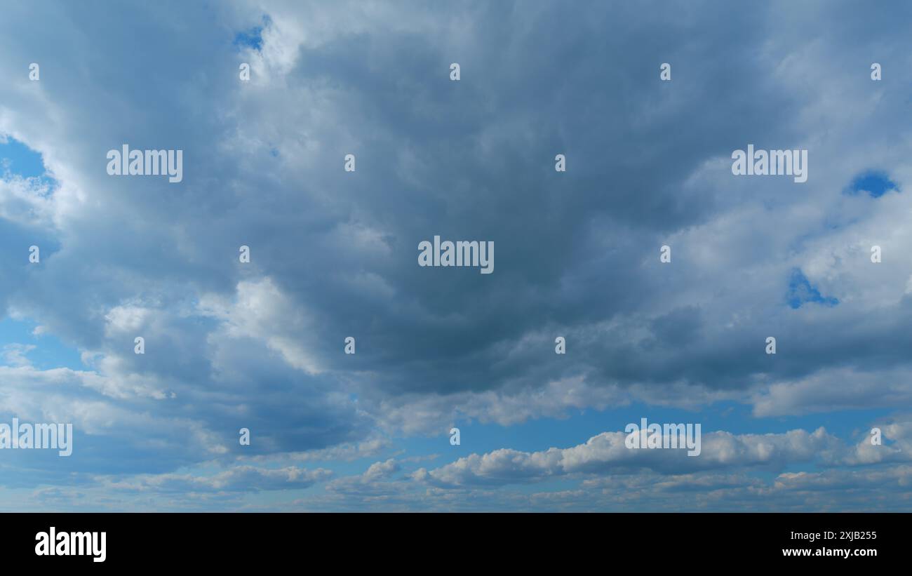 Time lapse formation cloud hi-res stock photography and images - Alamy