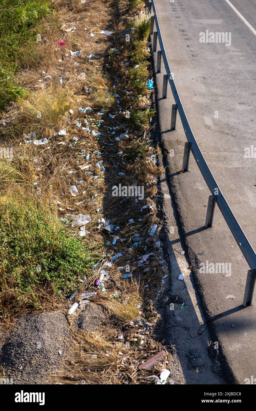 Dumping garbage on the side of the road hi-res stock photography and ...