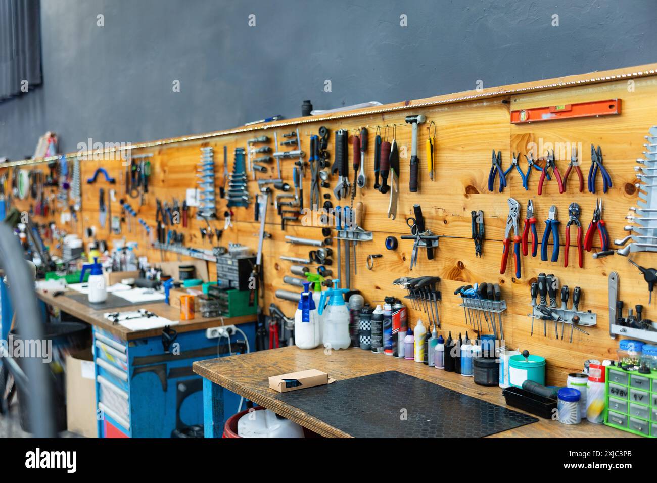 Workspaces For Repair Well organized workspace hi-res stock photography and images - Alamy